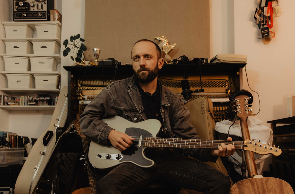 Interview With… Folk-Pop Singer-Songwriter Ian Fisher